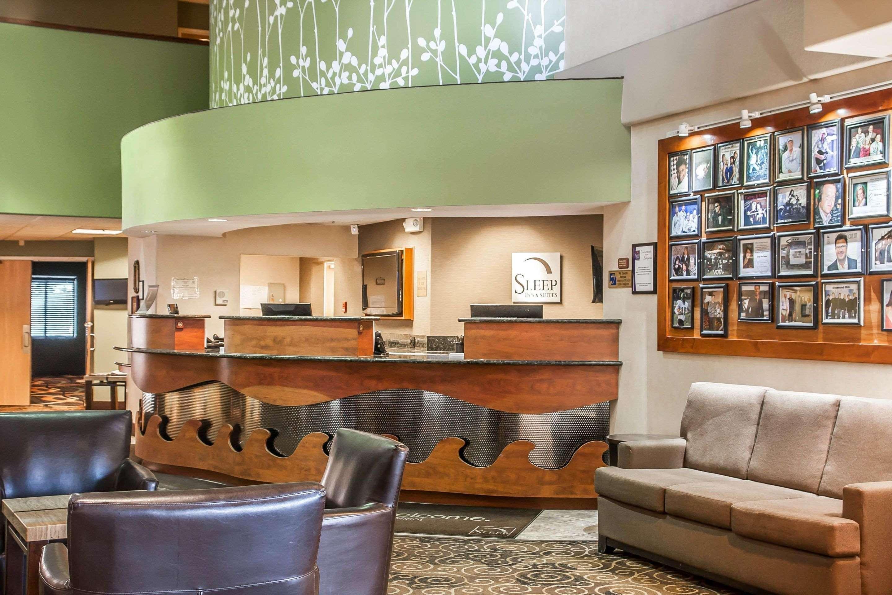 Sleep Inn & Suites Conference Center And Water Park Minot Exterior foto